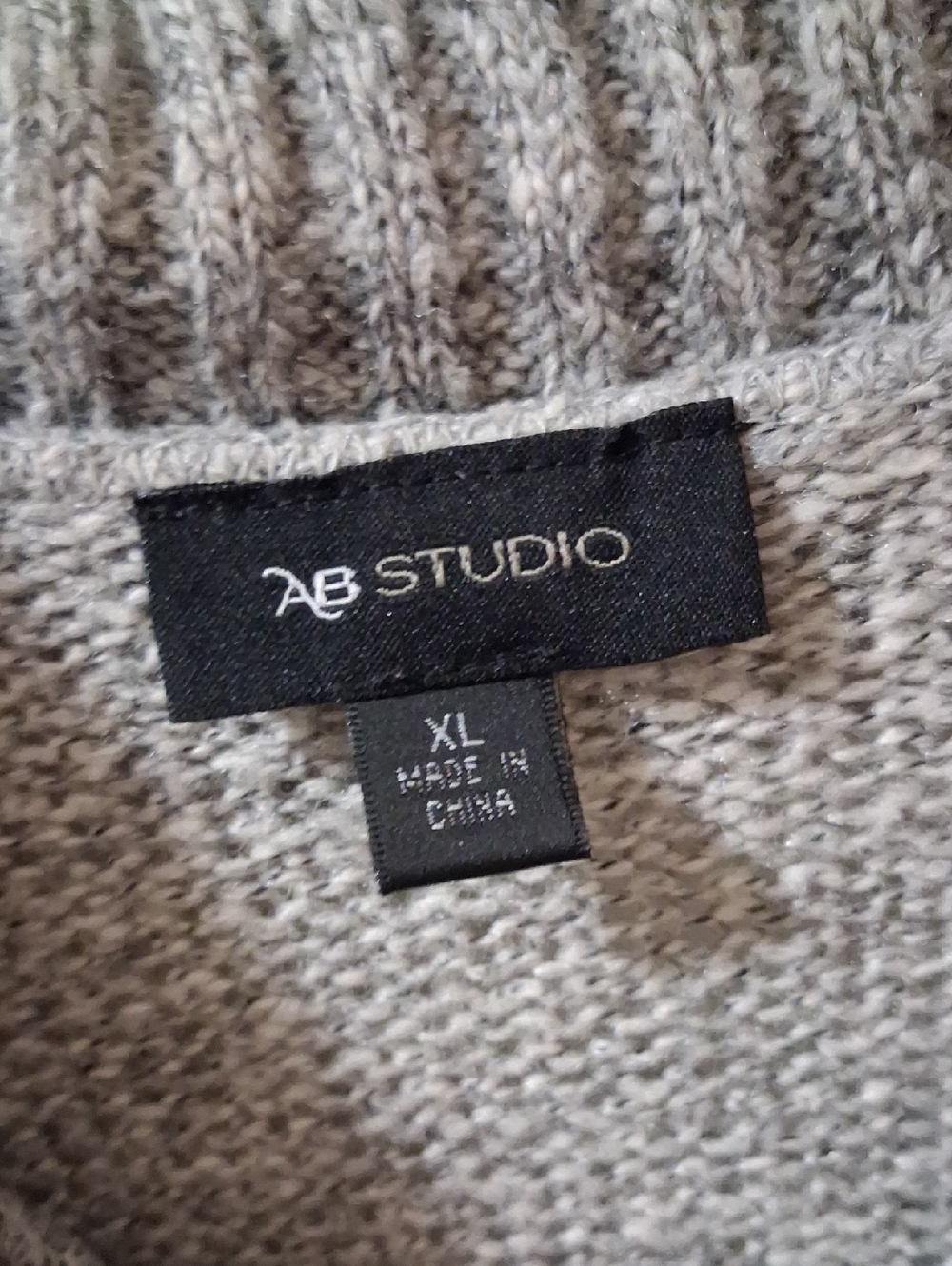 Knitted Sweater - Picture 2 of 4
